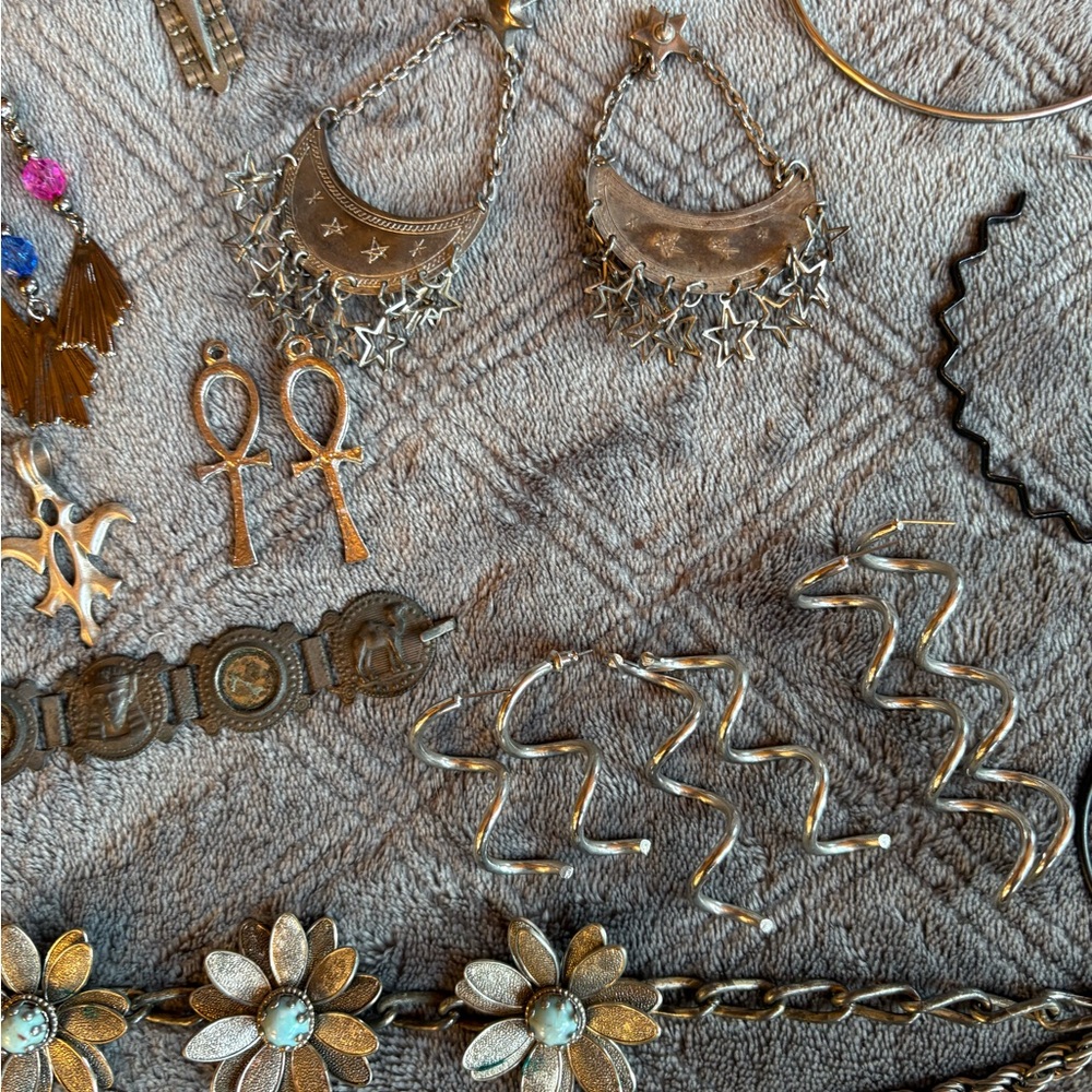 Vintage 1980s retro jewelry collection